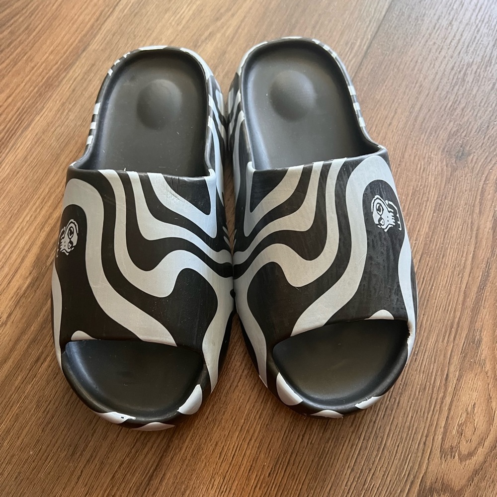 Kids Black & White Slide Sandals with Swirl Pattern